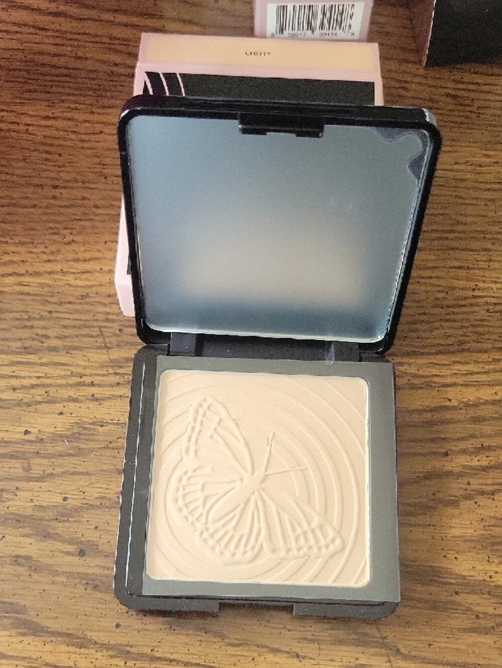 Wind Dancer Pressed Setting Powder - Light
